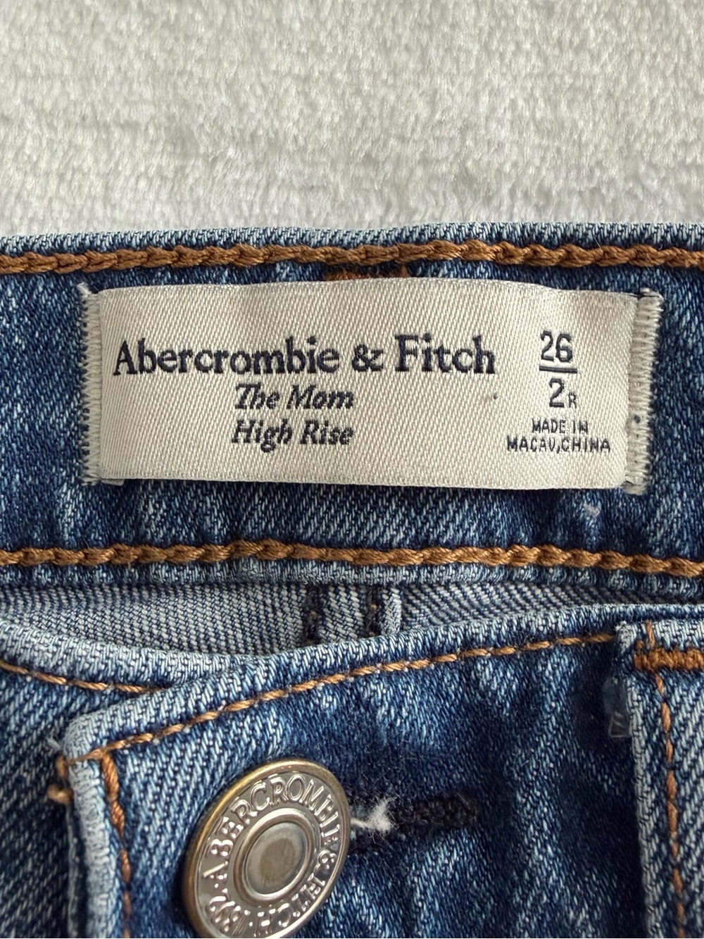 Abercrombie Fitch The Mom High Rise Jeans Womens 26 2R Blue Denim Distressed - Picture 3 of 6